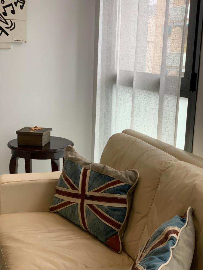 Apartment El Cine Roses